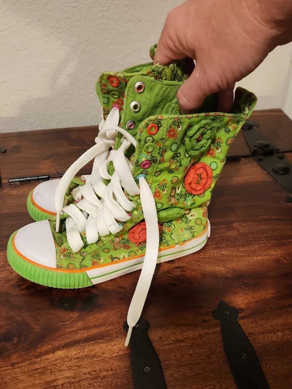 The Children's Place Canvas Girl's Hi Tops  Sneakers Tennis Shoes Sz 13